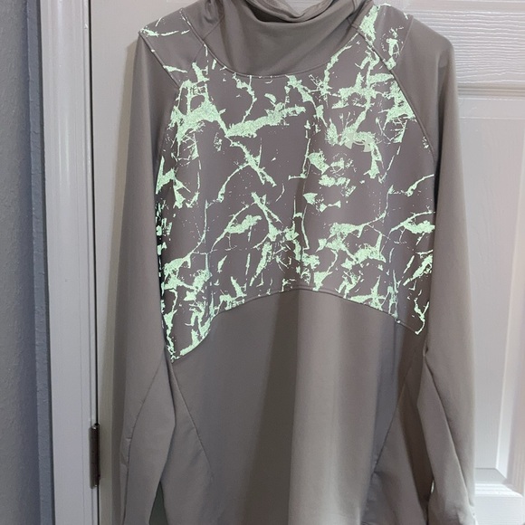 Under Armour fitted adjustable cow Nick pull over tan XXL reflective design - Picture 2 of 15